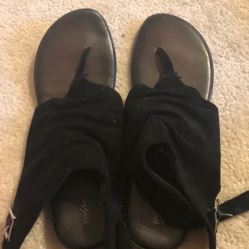 size 11  trendy black sandals - Picture 6 of 7